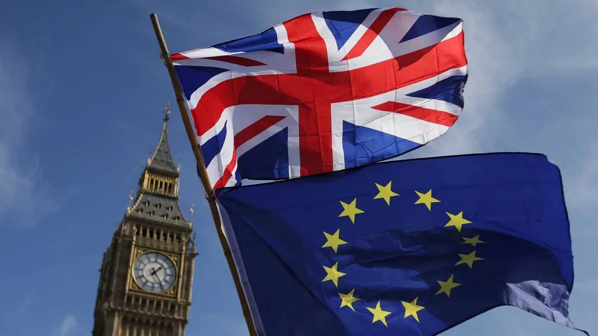 Gráfico comparativo de crecimiento económico del Reino Unido antes y después del Brexit con banderas de UK y UE