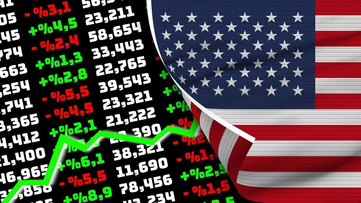 Gráfico de Wall Street con flechas alcistas superpuestas a un chip de IA brillante